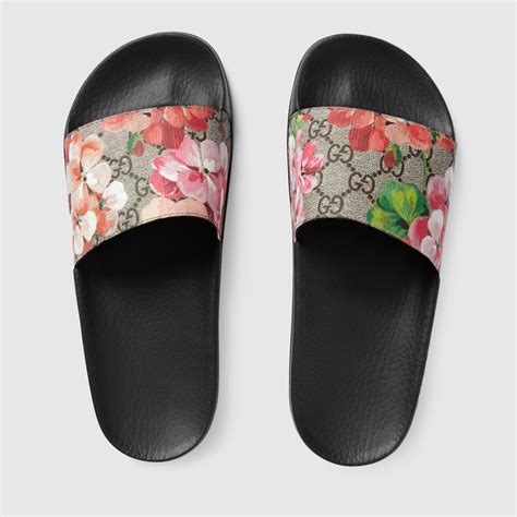 Womens Gucci Slides .